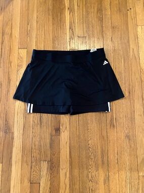 Adidas black skort style tr-es 3s skt size 2xl nwt